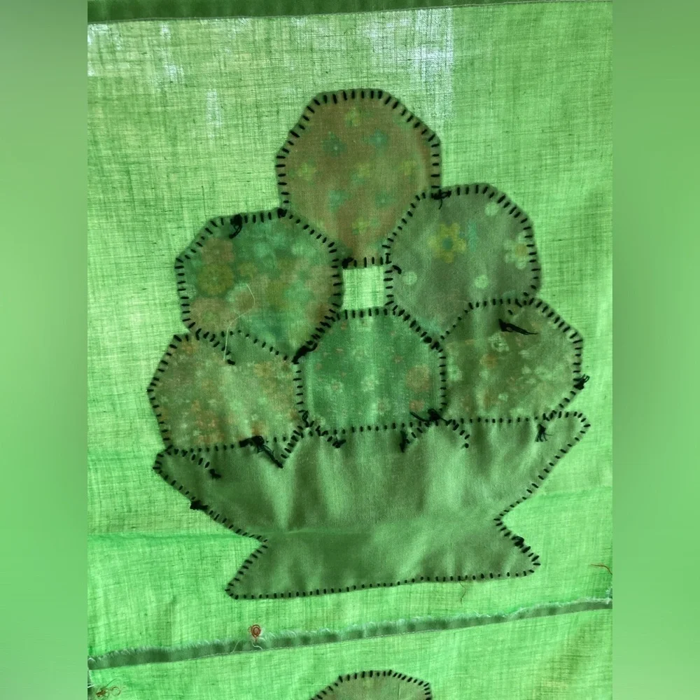 💚🩷 Handstitched Quilt top Gumball Fruit bowl VNTG calico fabric balls folk art